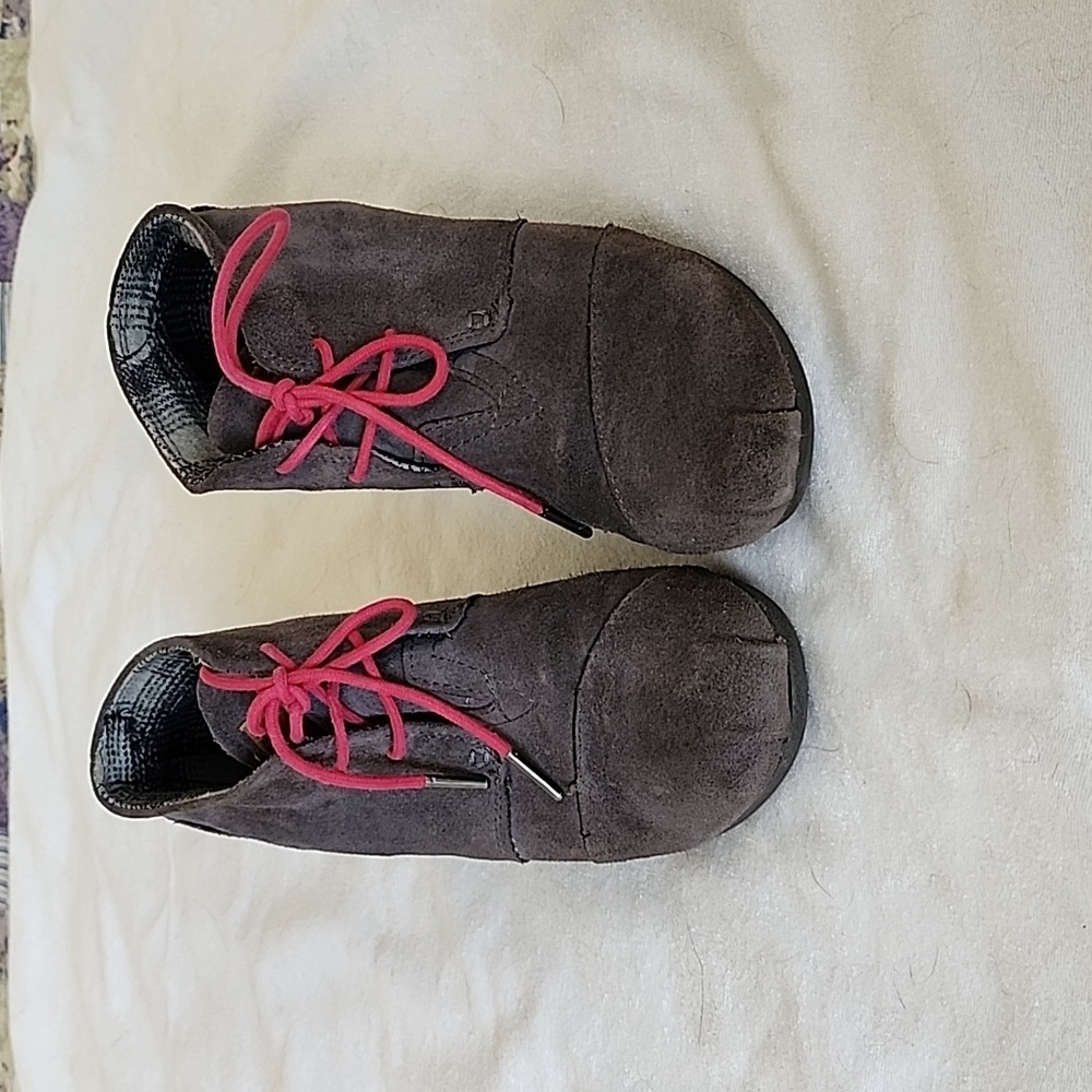 Tom's Grey Suede Desert Wedge Bootie Size 8